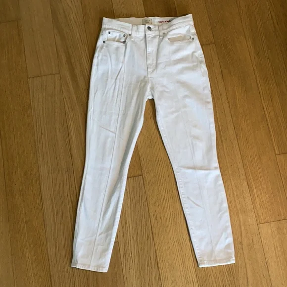 Alice and Olivia | AO LA | White Skinny High Rise Pintuck Jeans - Picture 4 of 4